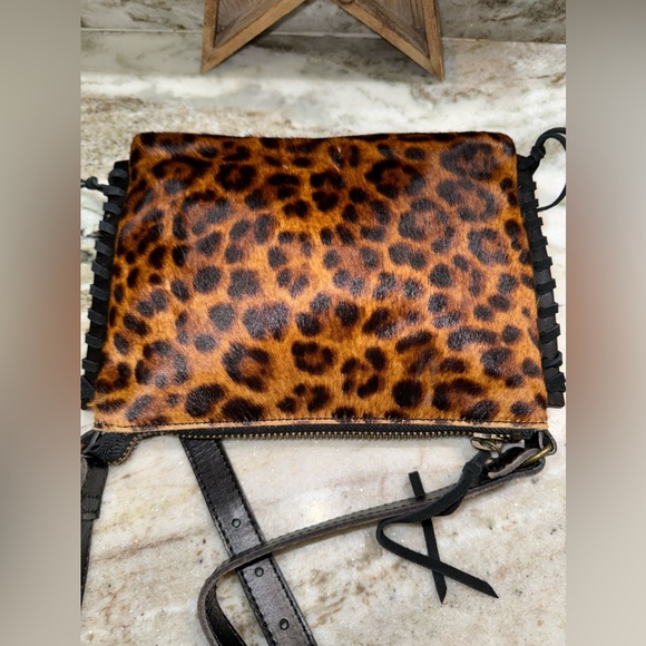 CONVALORE Leopard Everyday Crossbody Bag - Picture 7 of 15